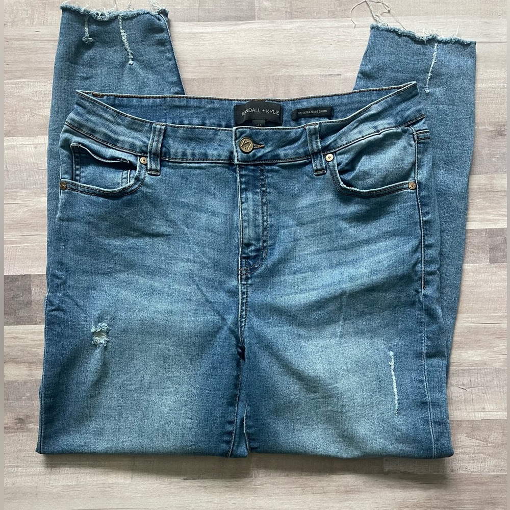 *2/$12* Kendall + Kylie jeans. EUC! Size 31